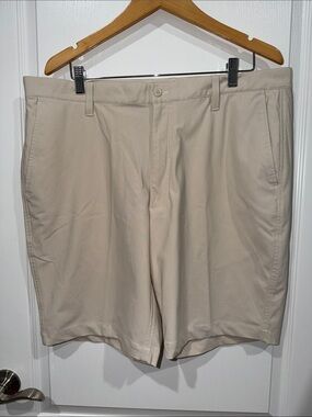 Footjoy Men's Classic Beige flat front
Golf performance Shorts size 38”